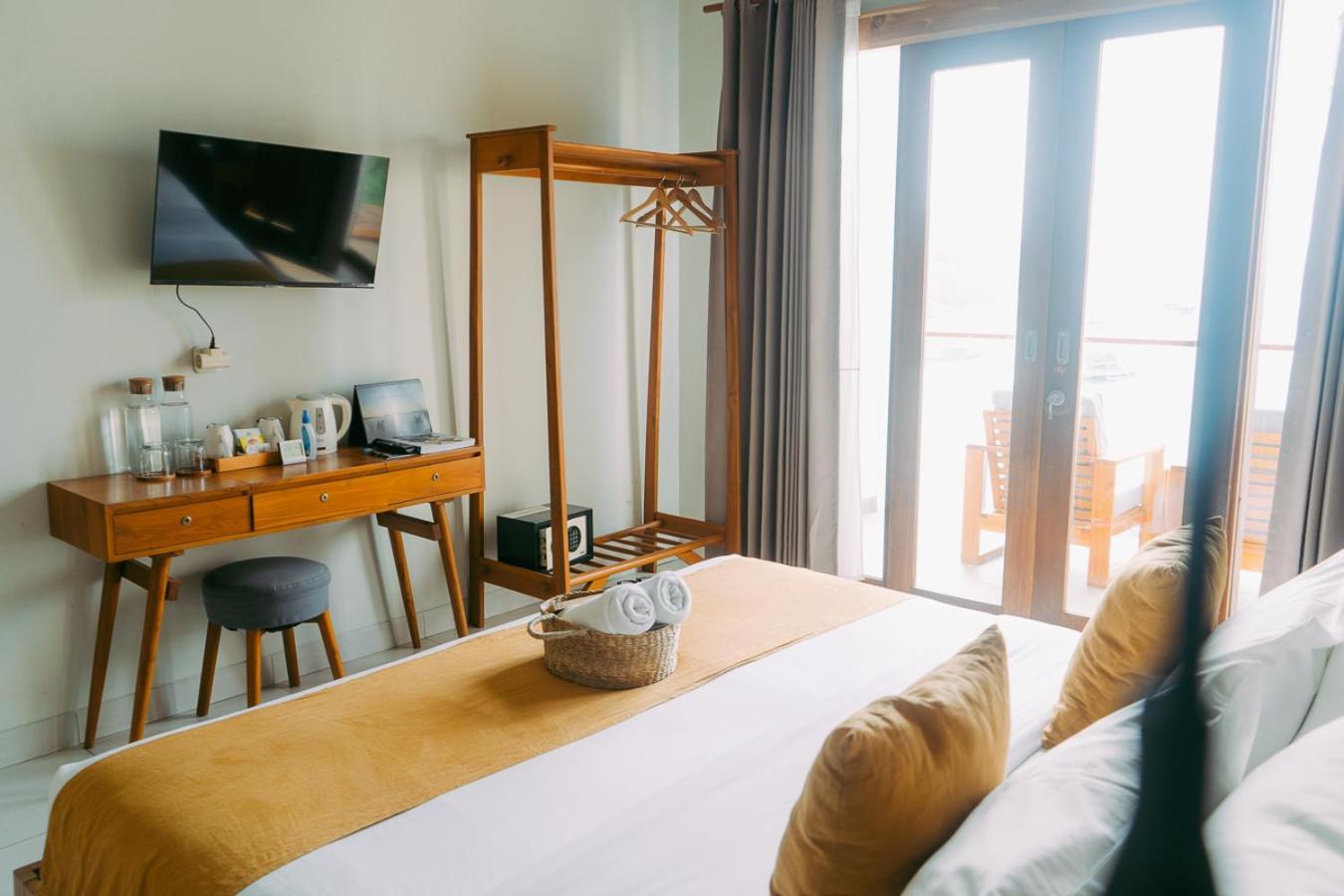 Escape Bajo Hotel Лабуан Баджо Екстериор снимка