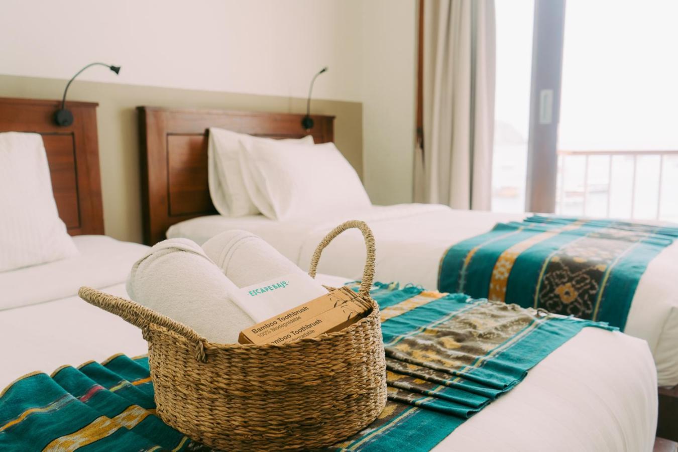 Escape Bajo Hotel Лабуан Баджо Екстериор снимка