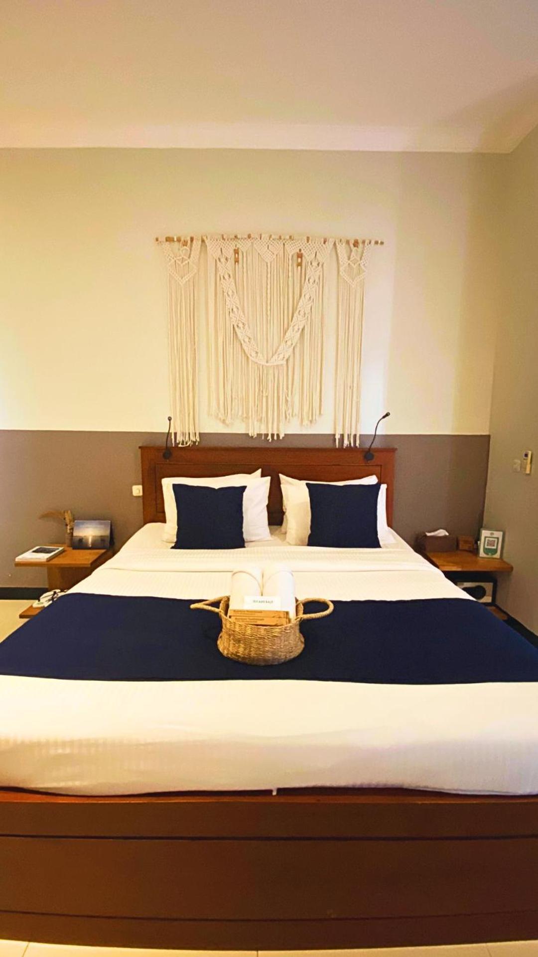 Escape Bajo Hotel Лабуан Баджо Екстериор снимка